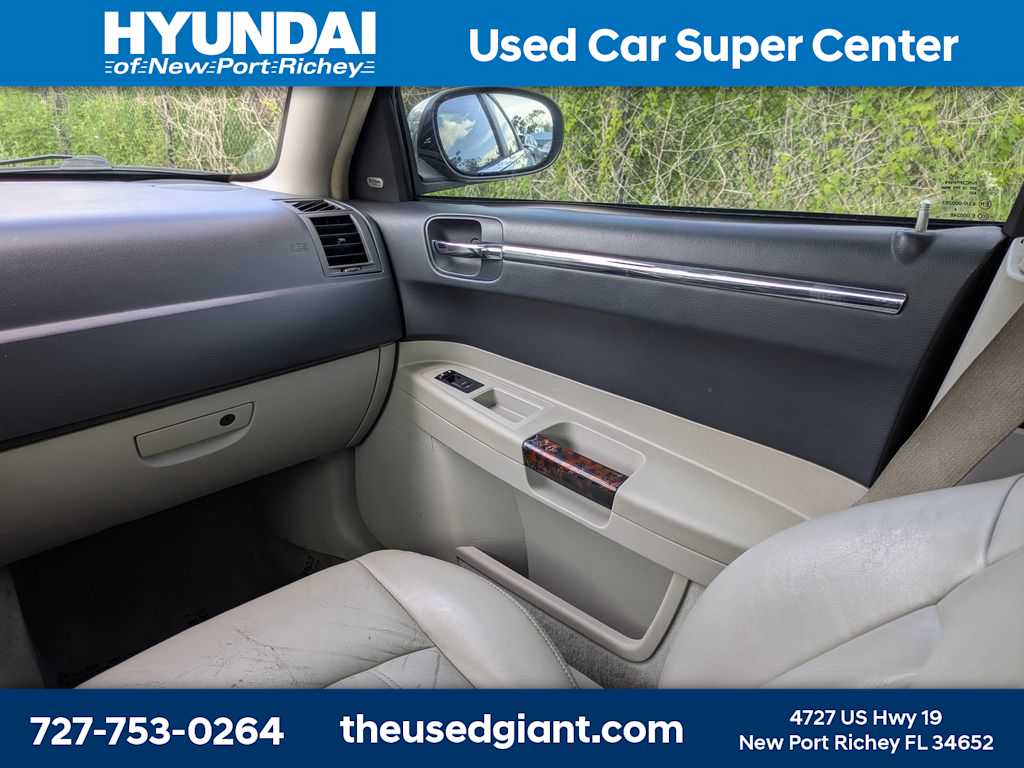 Thumbnail: 2007 Chrysler 300 - 16
