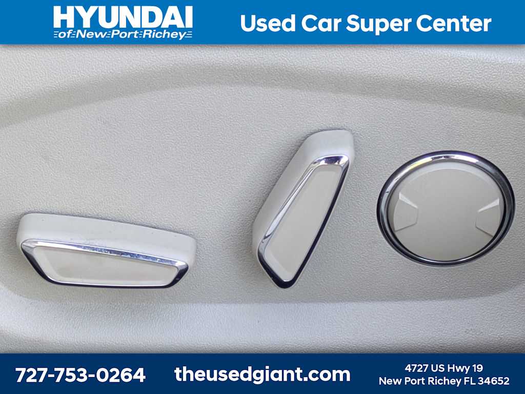 Thumbnail: 2014 Ford Fusion - 21