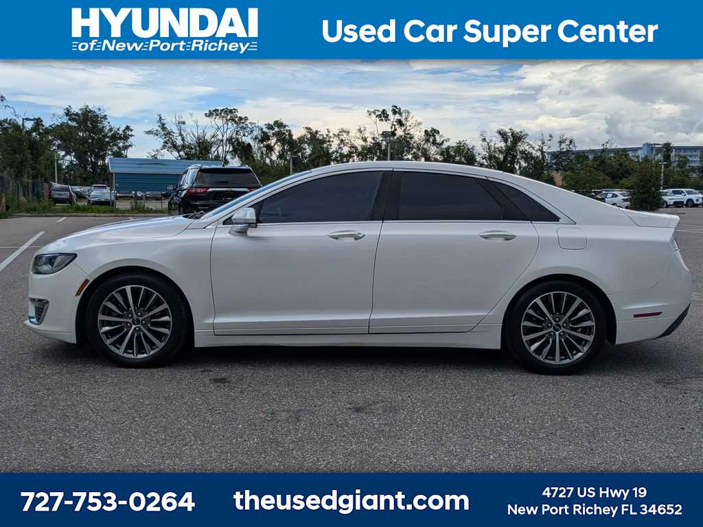 Thumbnail: 2017 Lincoln MKZ - 2