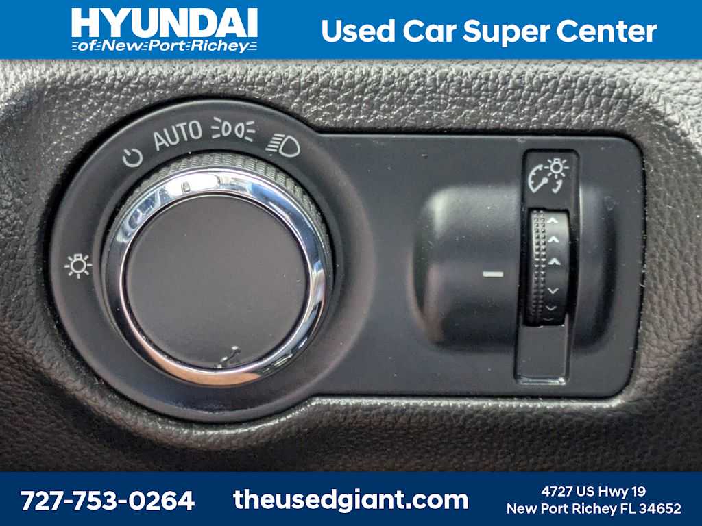 Thumbnail: 2014 Chevrolet Cruze - 21