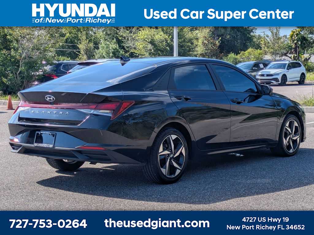 Thumbnail: 2023 Hyundai Elantra - 5