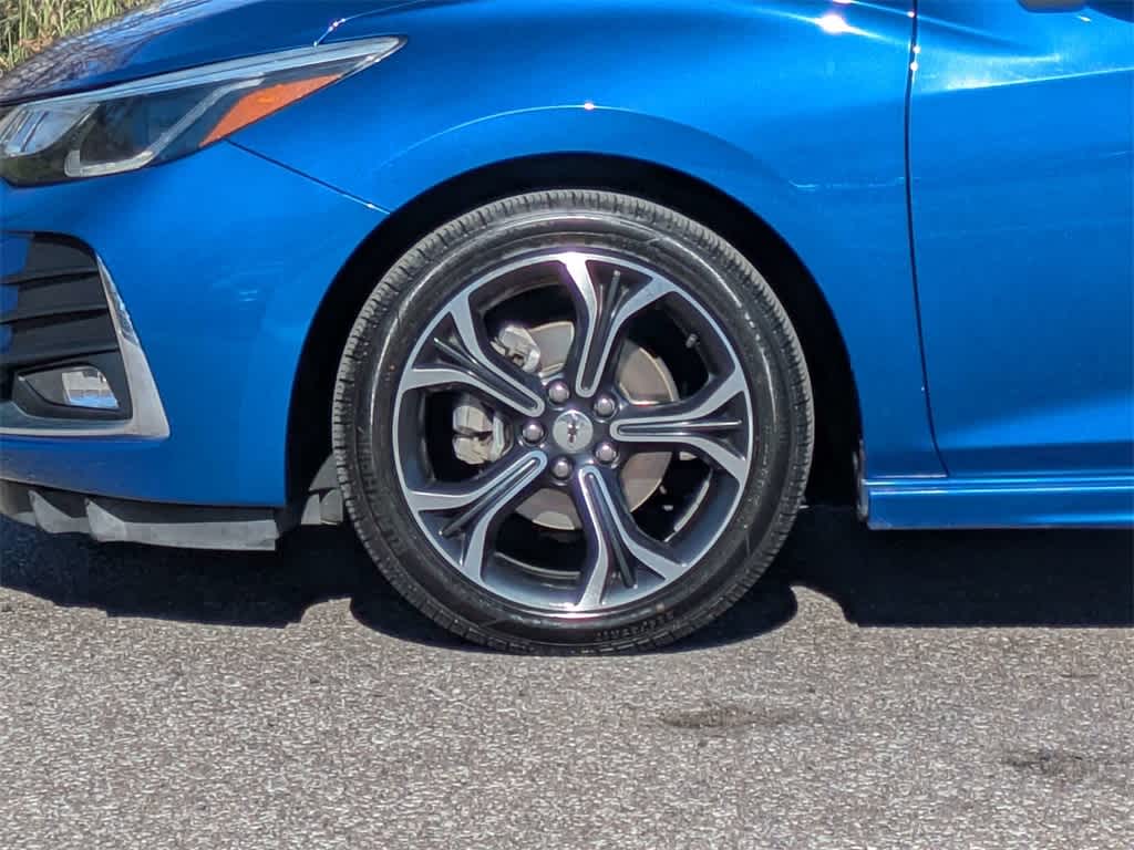 Thumbnail: 2019 Chevrolet Cruze - 10