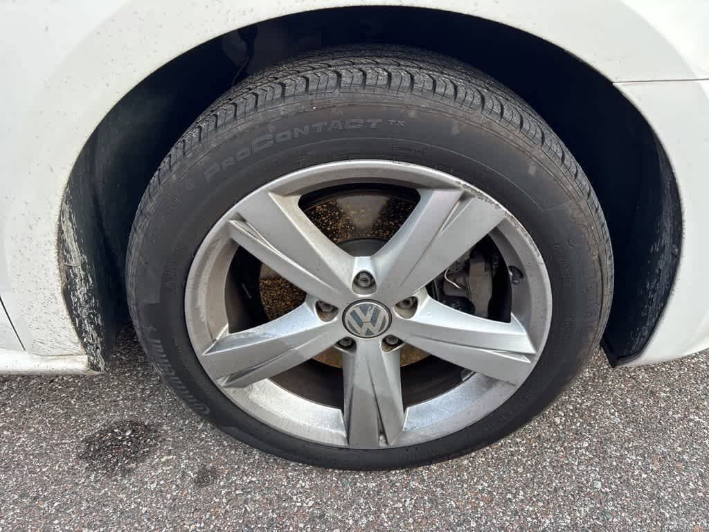 Thumbnail: 2015 Volkswagen Passat - 7