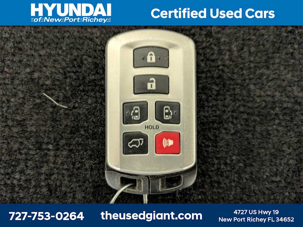Thumbnail: 2018 Toyota Sienna - 39