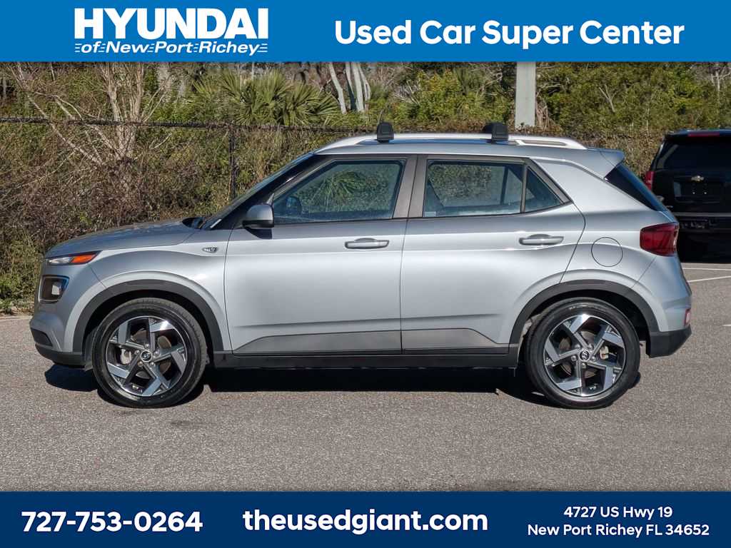 Thumbnail: 2023 Hyundai Venue - 2