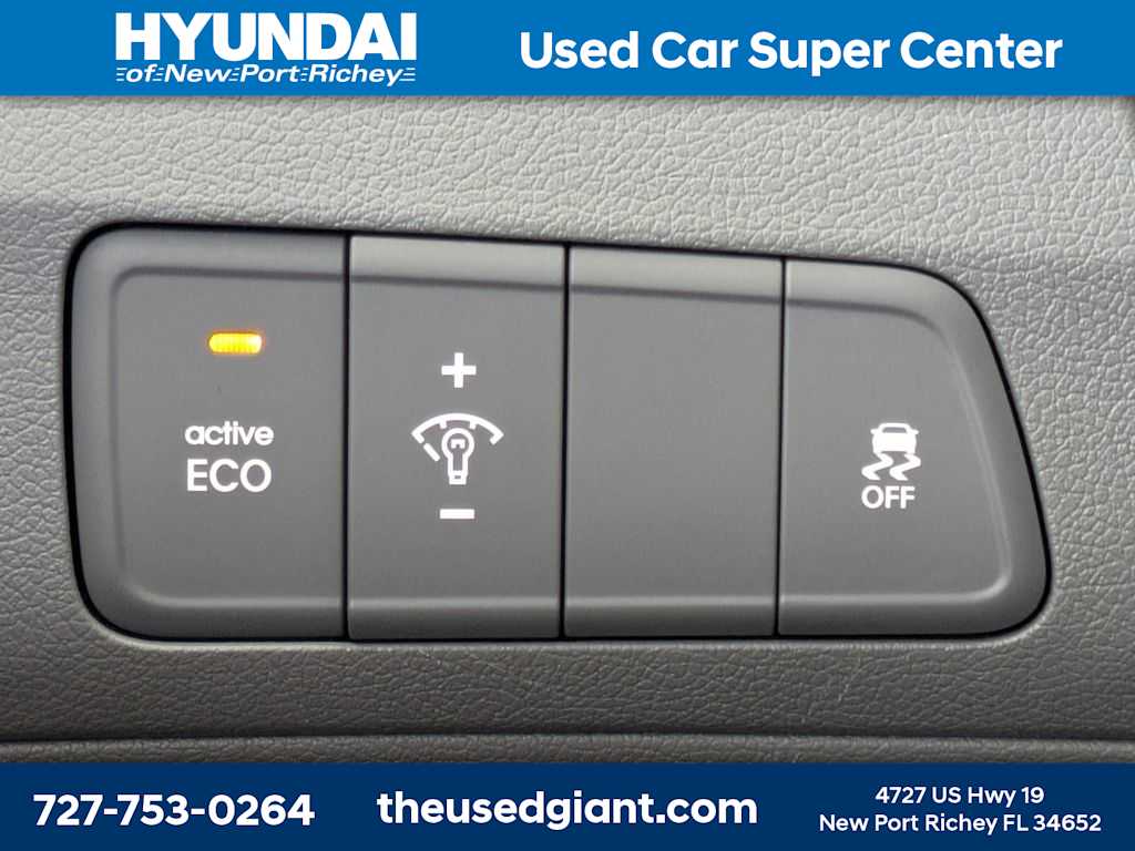 Thumbnail: 2016 Hyundai Elantra - 22