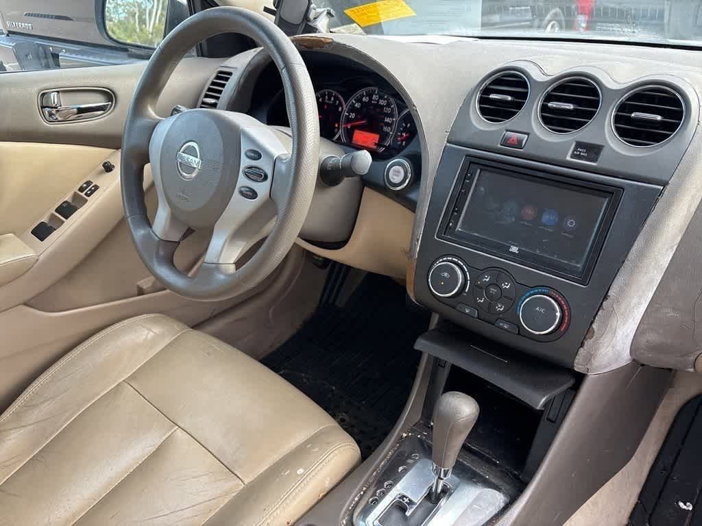 Thumbnail: 2011 Nissan Altima - 6