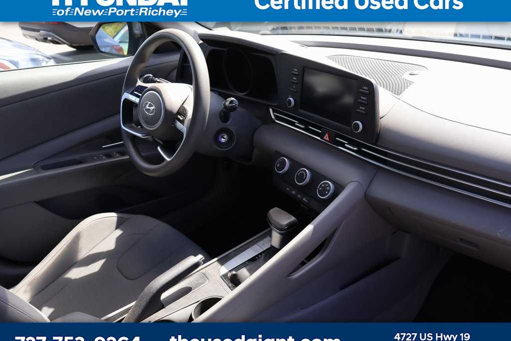 2023 Hyundai Elantra SE 7
