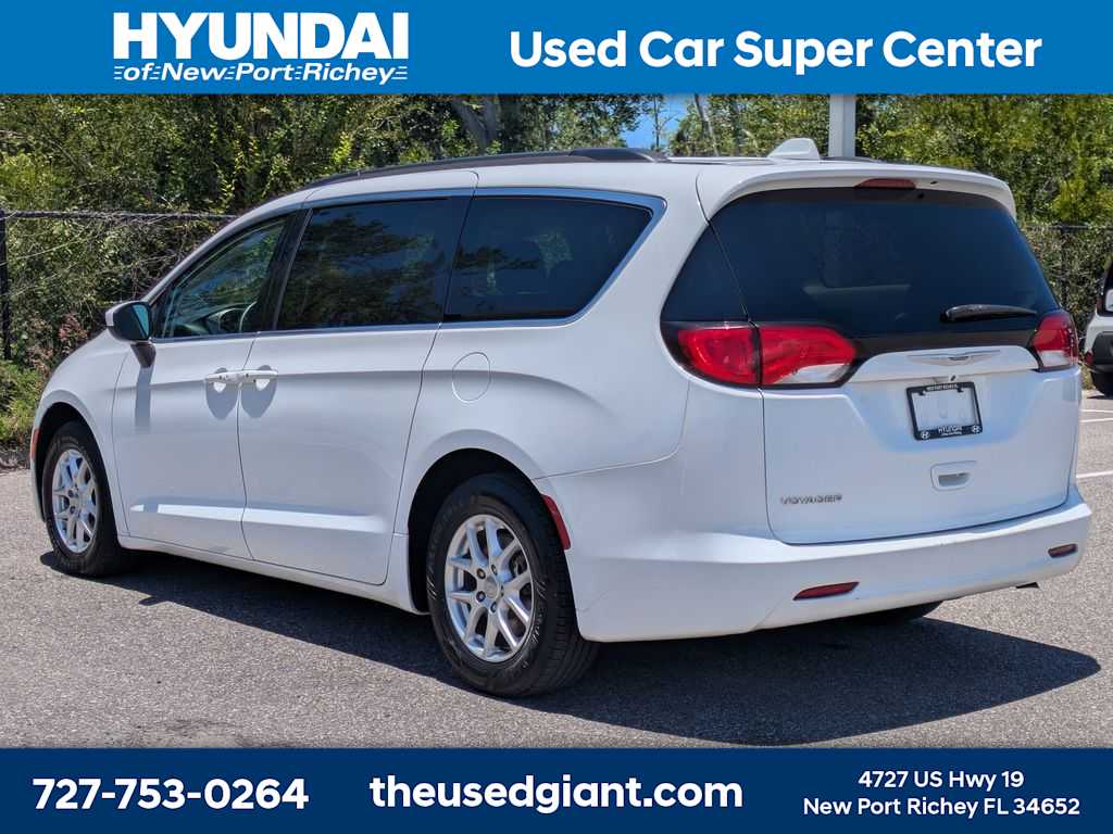 Thumbnail: 2020 Chrysler Voyager - 3