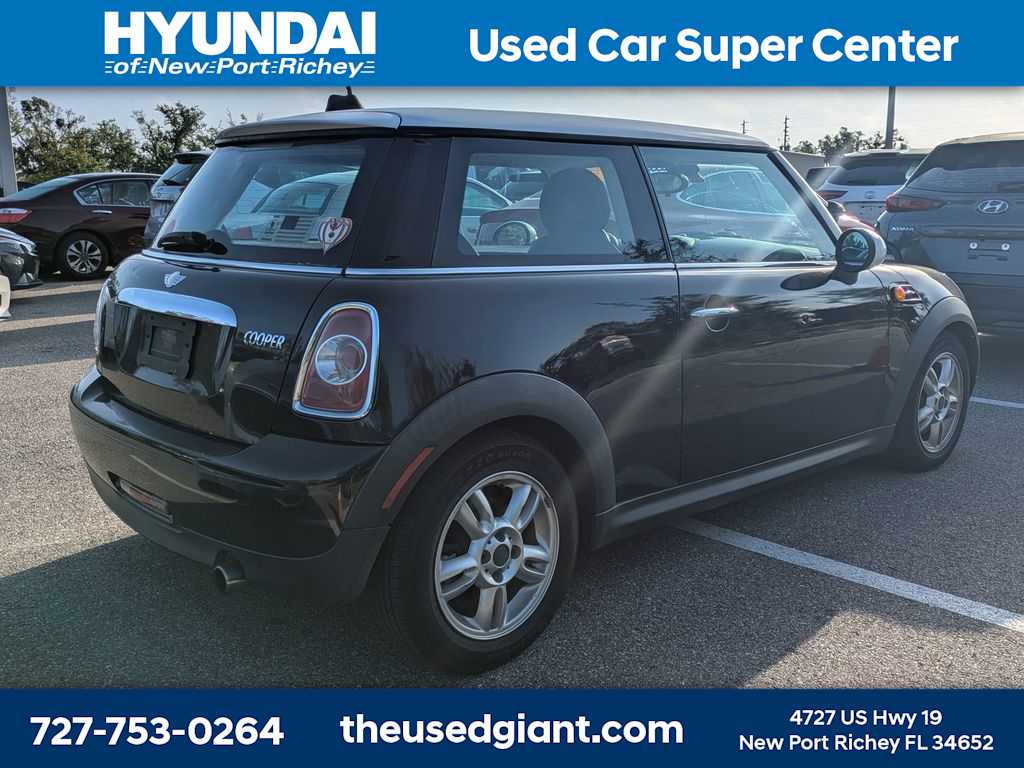 Thumbnail: 2013 MINI Cooper Hardtop - 2