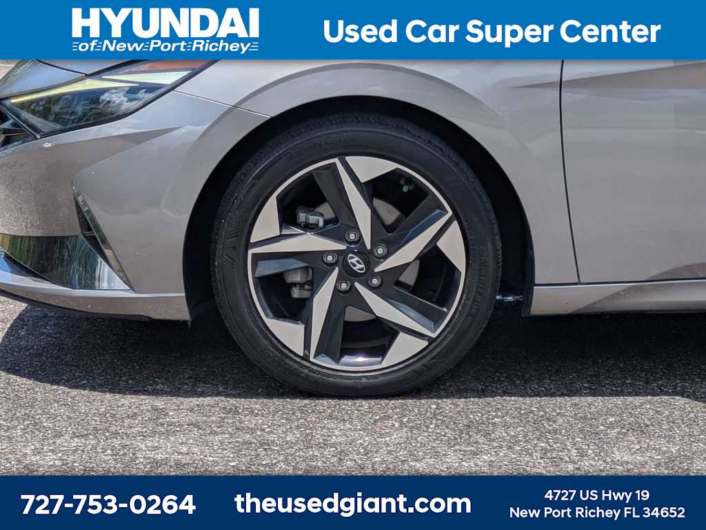 Thumbnail: 2022 Hyundai Elantra - 10
