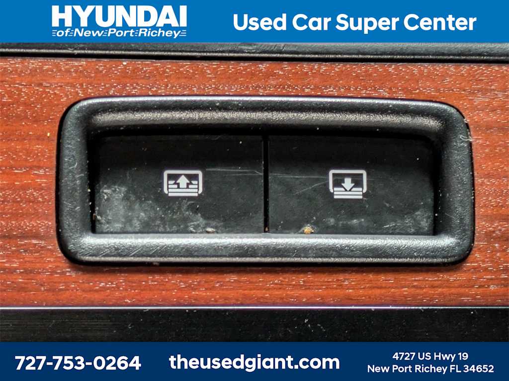 Thumbnail: 2021 Lincoln Aviator - 19