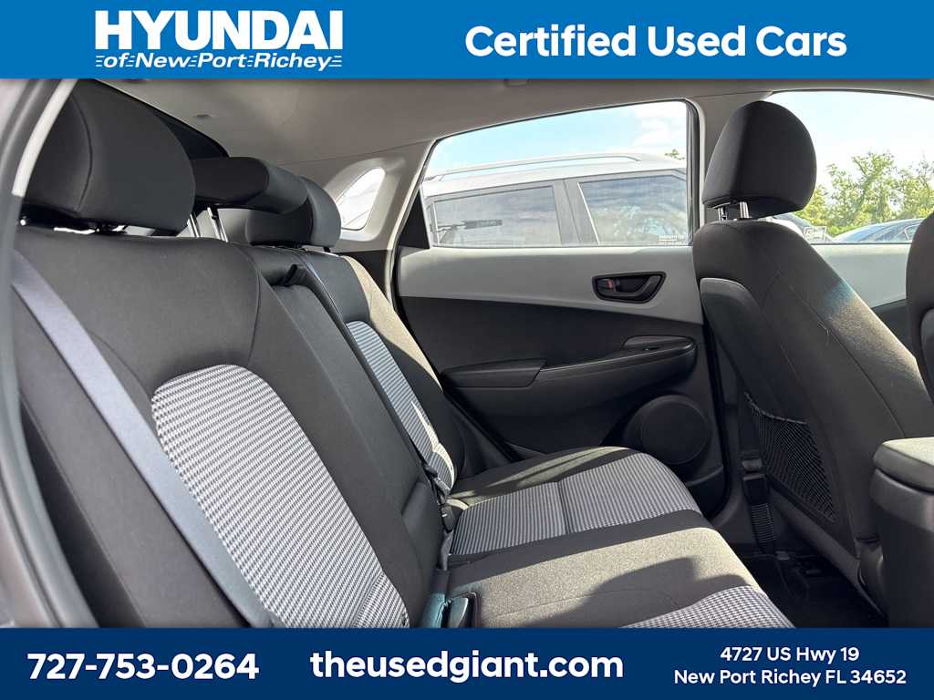 2021 Hyundai Kona SE 8