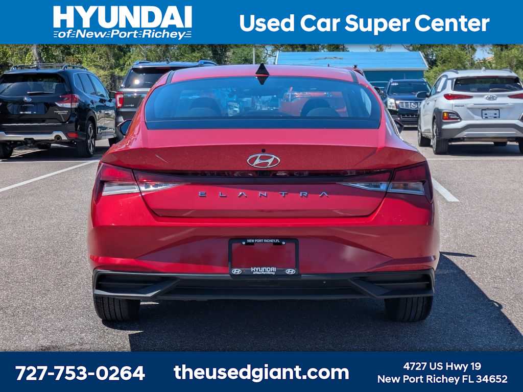 Thumbnail: 2023 Hyundai Elantra - 4