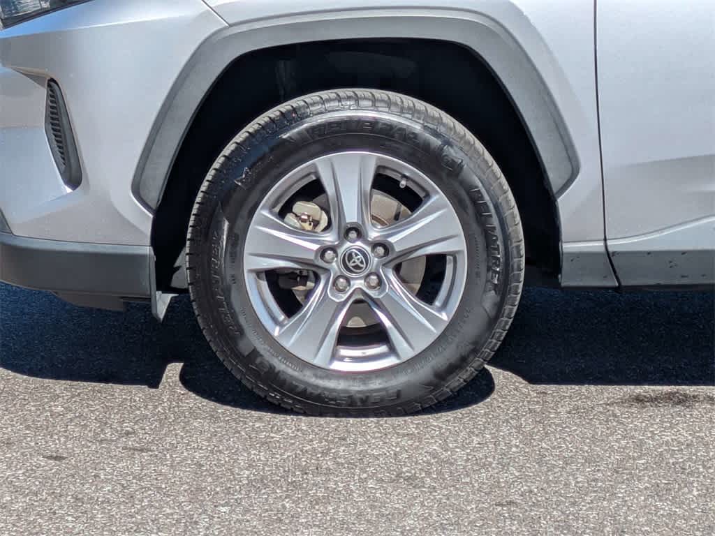 Thumbnail: 2022 Toyota RAV4 - 10