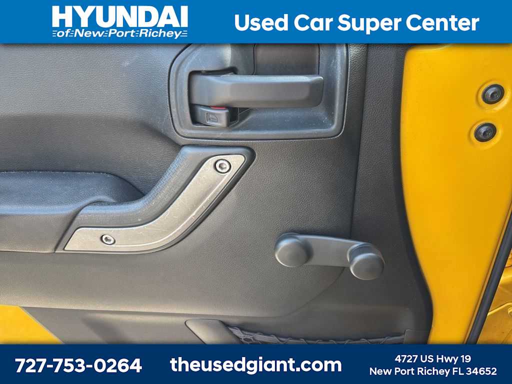 Thumbnail: 2015 Jeep Wrangler - 10