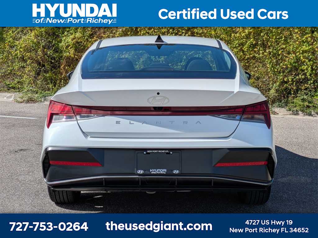 Thumbnail: 2024 Hyundai Elantra - 4