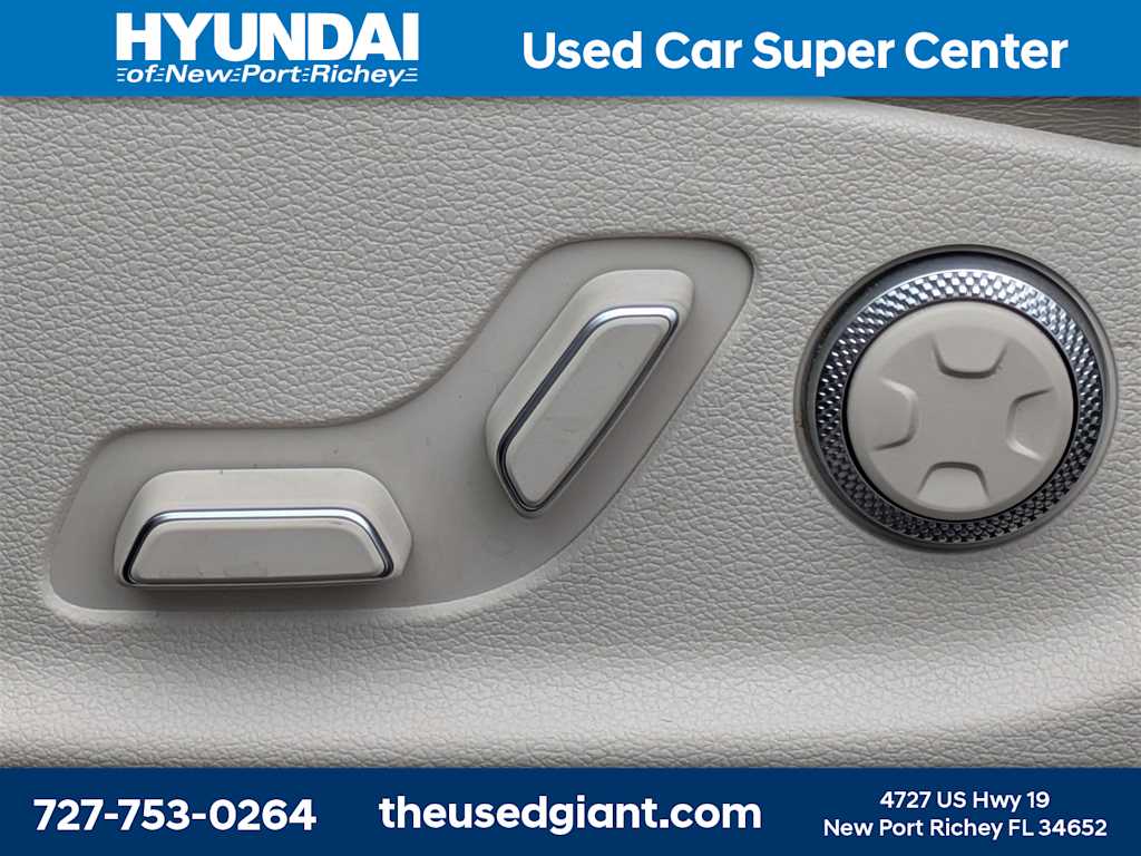 Thumbnail: 2021 Genesis GV80 - 23