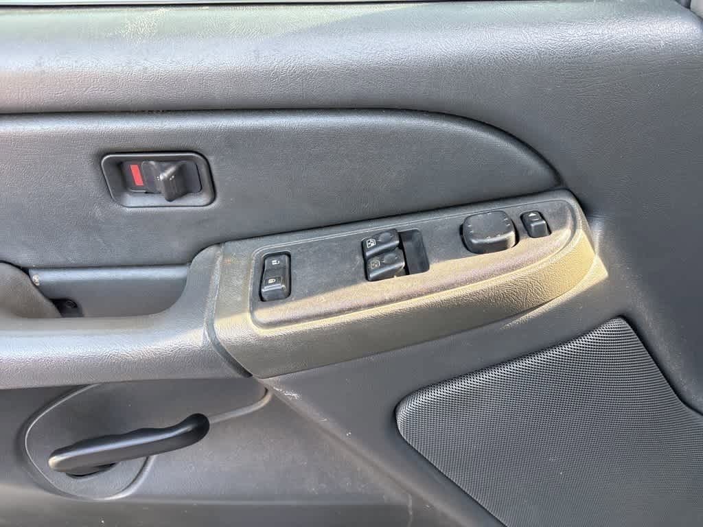 Thumbnail: 2003 Chevrolet Silverado 2500 - 10