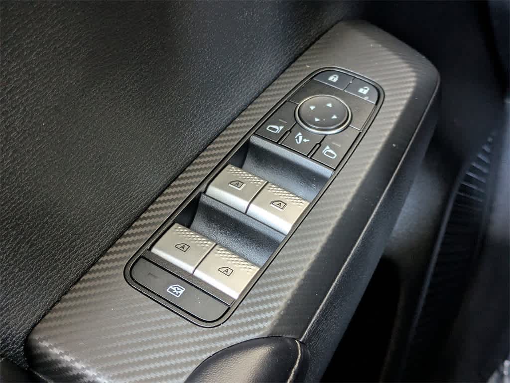 Thumbnail: 2022 Mitsubishi Outlander - 33