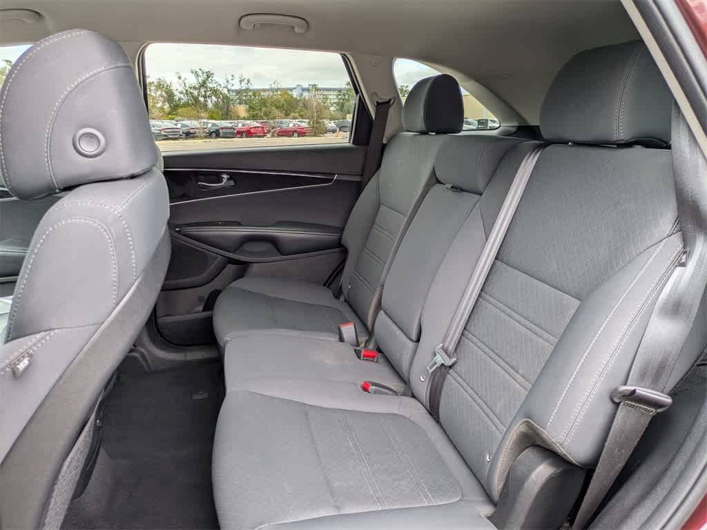 Thumbnail: 2017 Kia Sorento - 15