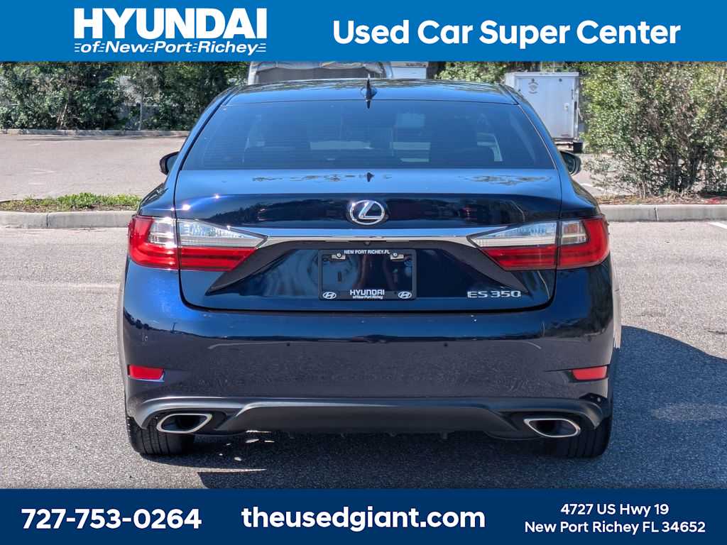 Thumbnail: 2018 Lexus ES - 4