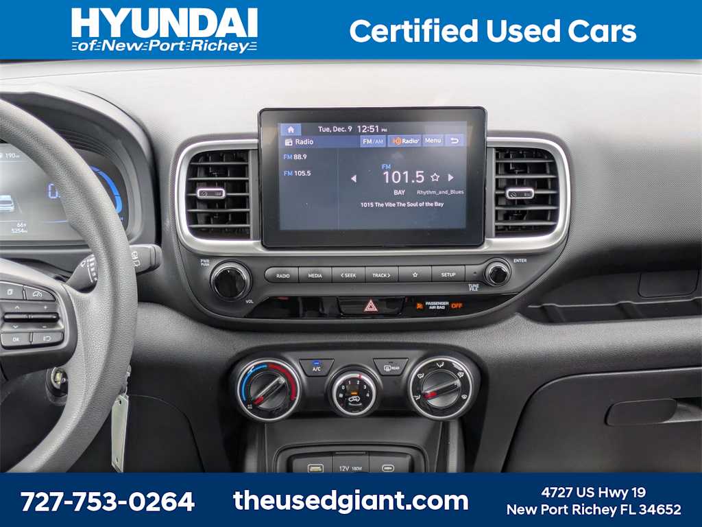 Thumbnail: 2023 Hyundai Venue - 17