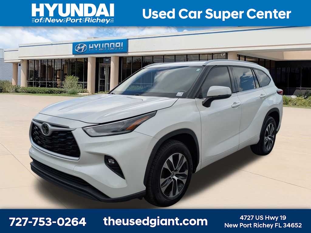 Thumbnail: 2021 Toyota Highlander - 1