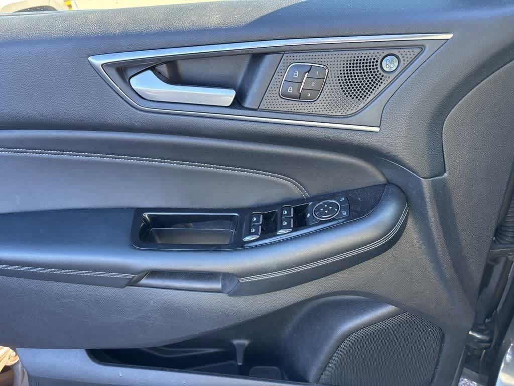 Thumbnail: 2020 Ford Edge - 11