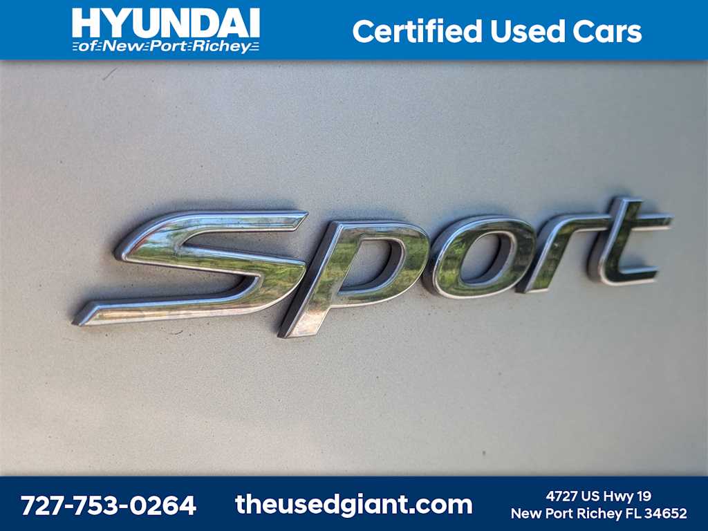 Thumbnail: 2016 Hyundai Santa Fe - 13