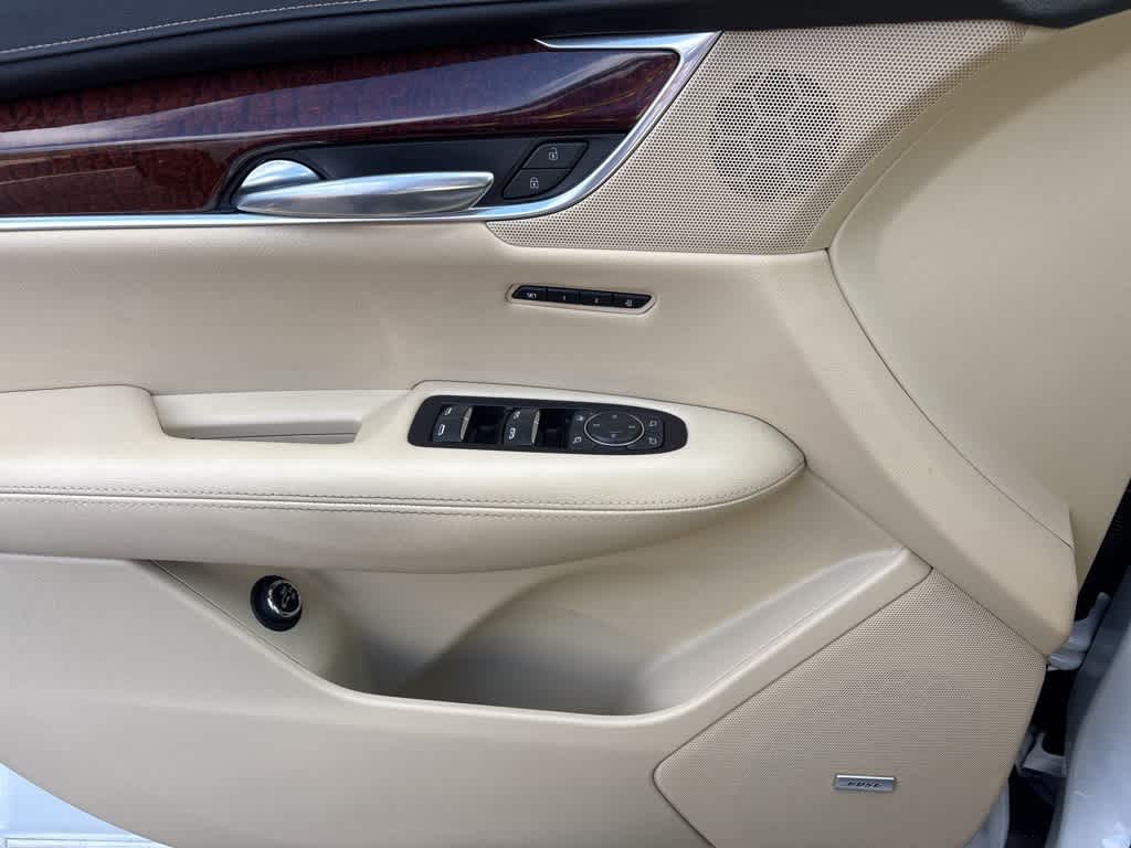 Thumbnail: 2019 Cadillac XT5 - 11