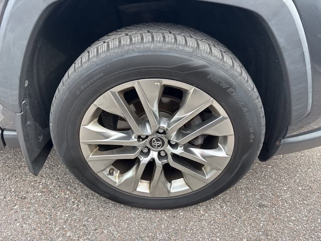 Thumbnail: 2019 Toyota RAV4 - 6