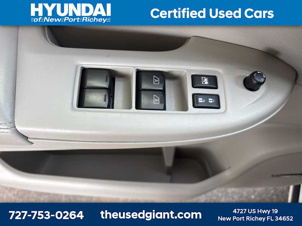 Thumbnail: 2012 Nissan Quest - 20