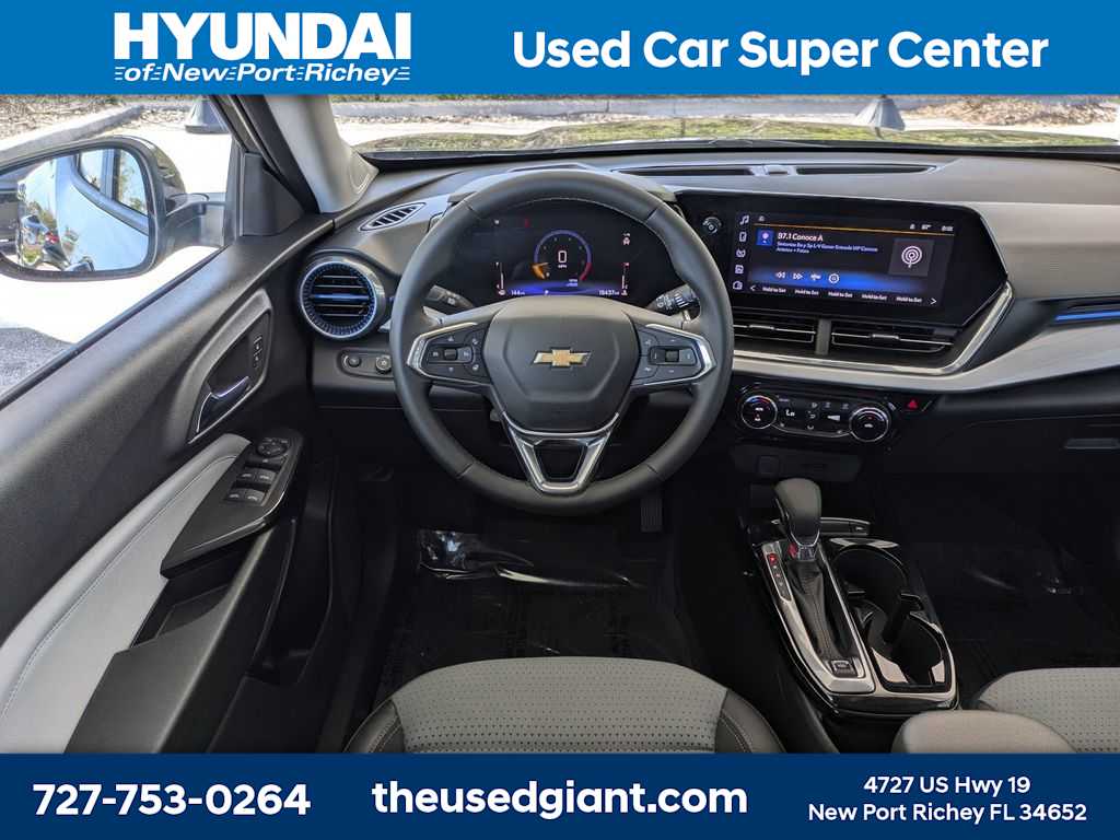 Thumbnail: 2024 Chevrolet Trax - 18