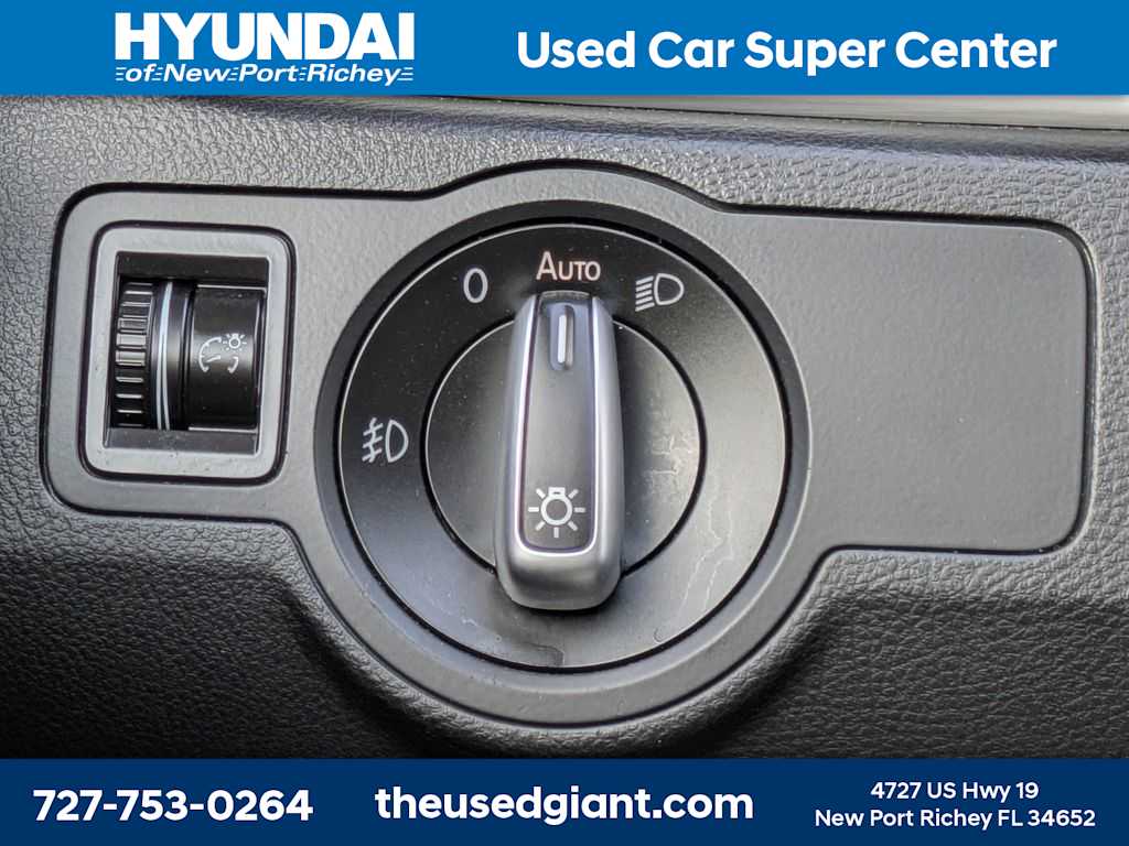 Thumbnail: 2013 Volkswagen CC - 29