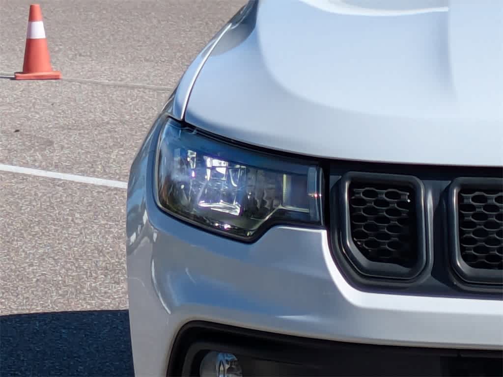 Thumbnail: 2023 Jeep Compass - 9