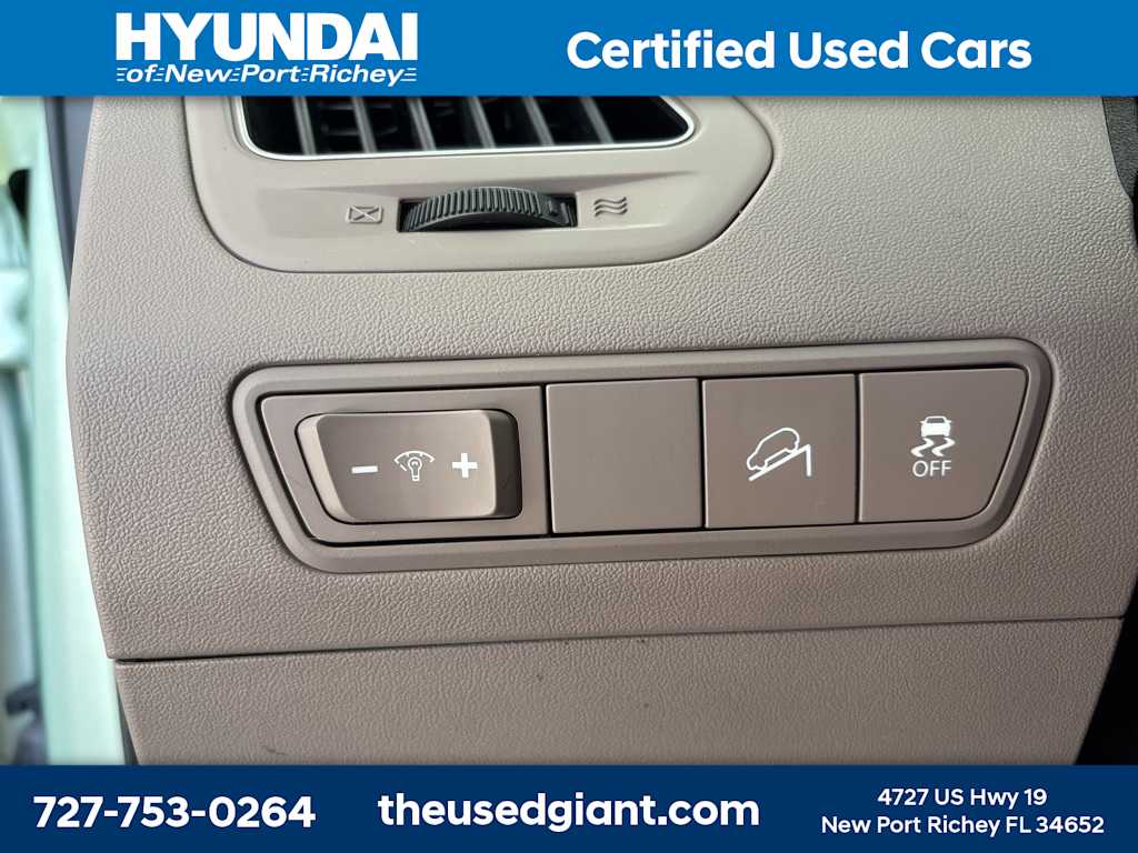 Thumbnail: 2012 Hyundai Tucson - 27