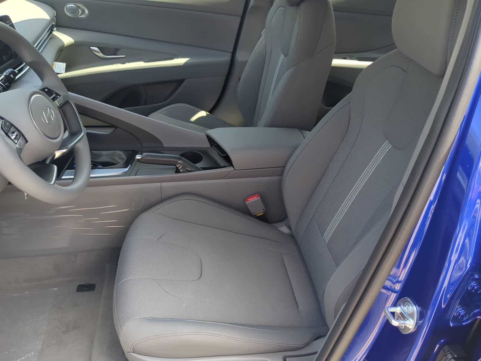 Thumbnail: 2025 Hyundai Elantra - 15