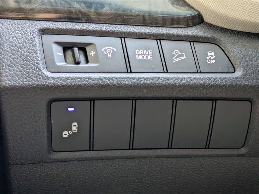 Thumbnail: 2017 Hyundai Santa Fe - 27