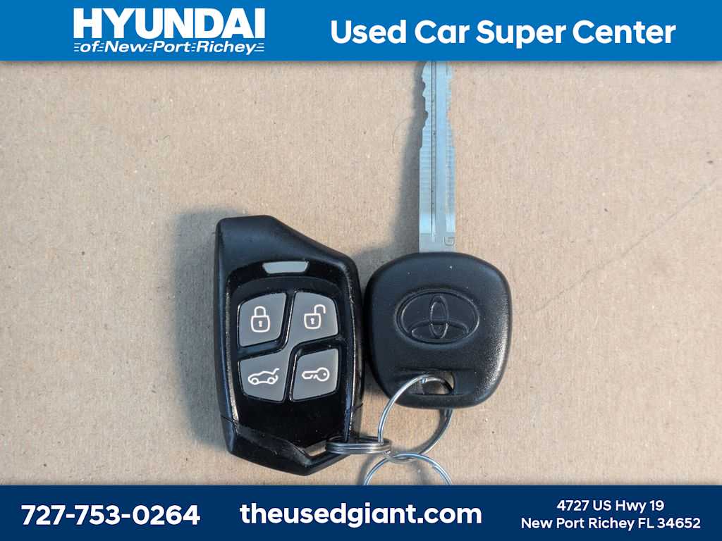 Thumbnail: 2012 Toyota Highlander - 38