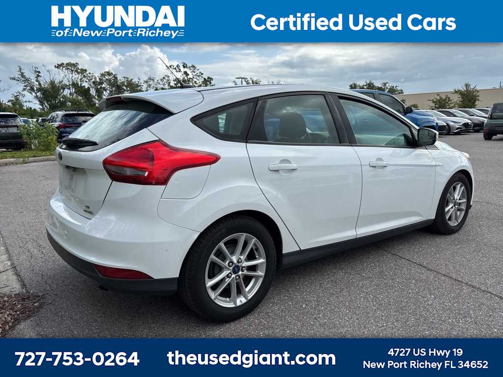 2016 Ford Focus SE 2