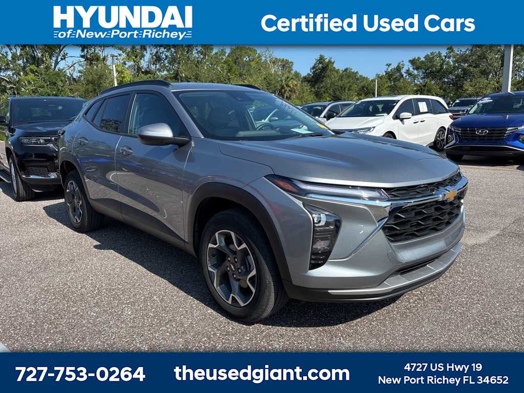 Thumbnail: 2025 Chevrolet Trax - 4