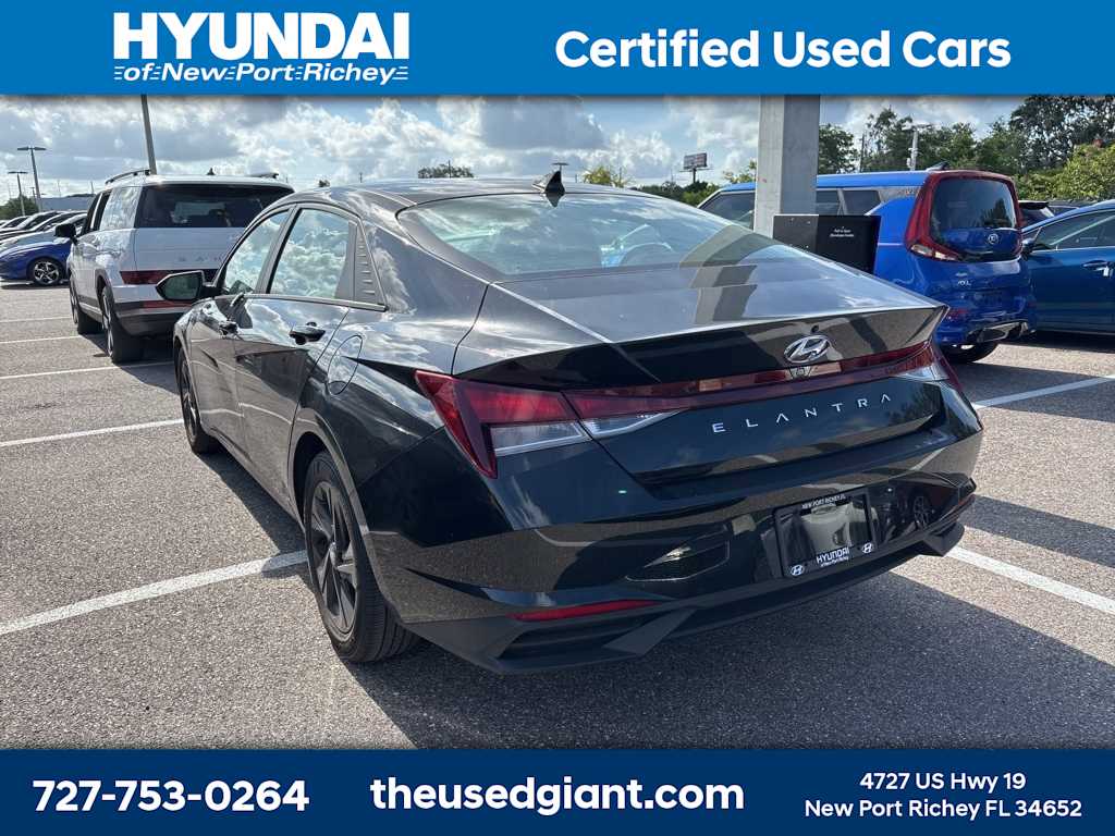 Thumbnail: 2022 Hyundai Elantra - 2