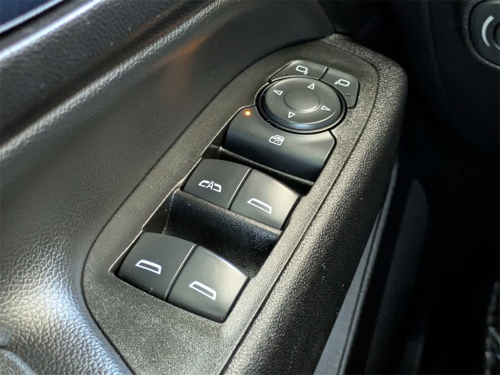 Thumbnail: 2021 Chevrolet Equinox - 32