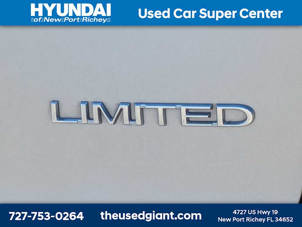 Thumbnail: 2018 Chrysler Pacifica - 15