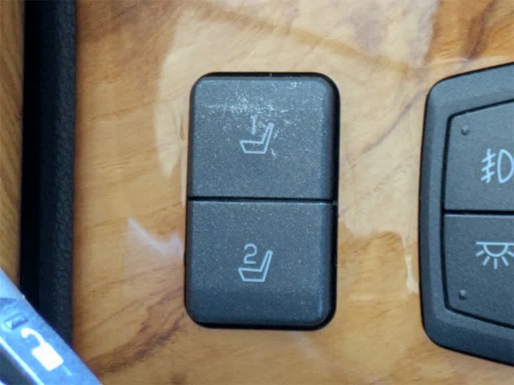 Thumbnail: 2011 Lincoln MKX - 26