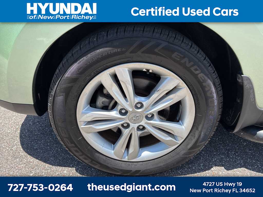 Thumbnail: 2012 Hyundai Tucson - 9