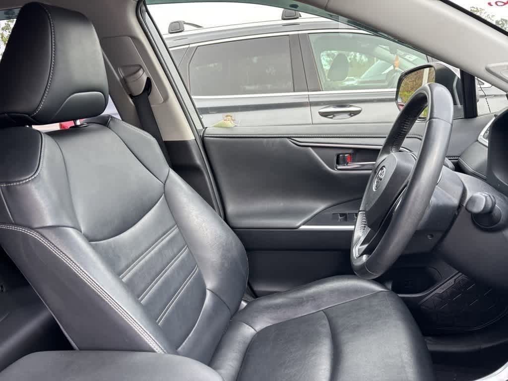 Thumbnail: 2019 Toyota RAV4 - 8