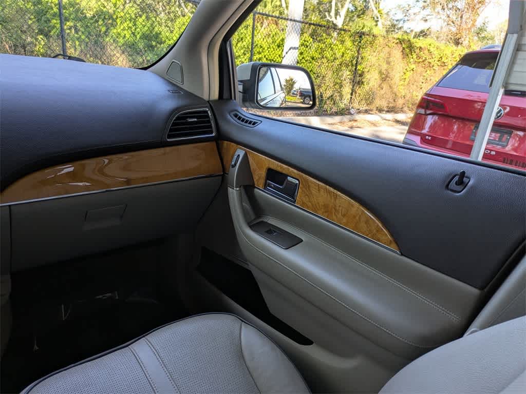 Thumbnail: 2011 Lincoln MKX - 22