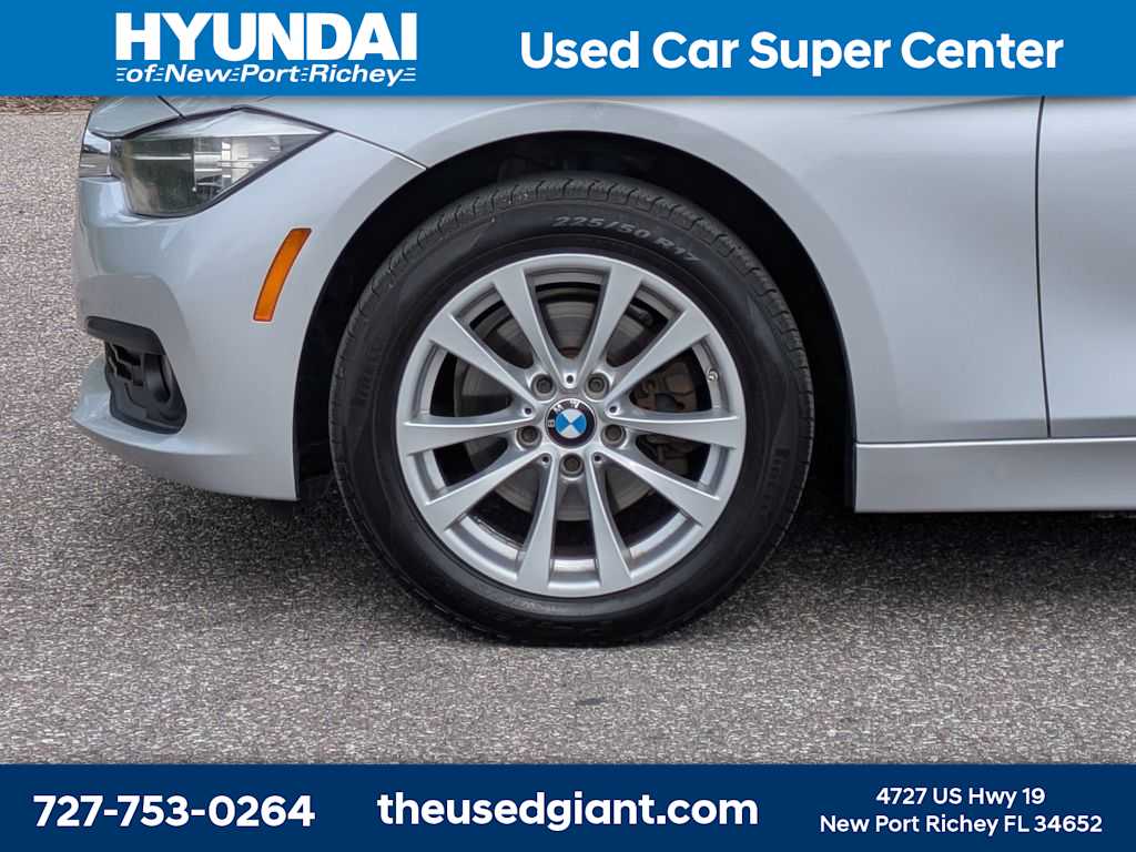 Thumbnail: 2016 BMW 3 Series - 10
